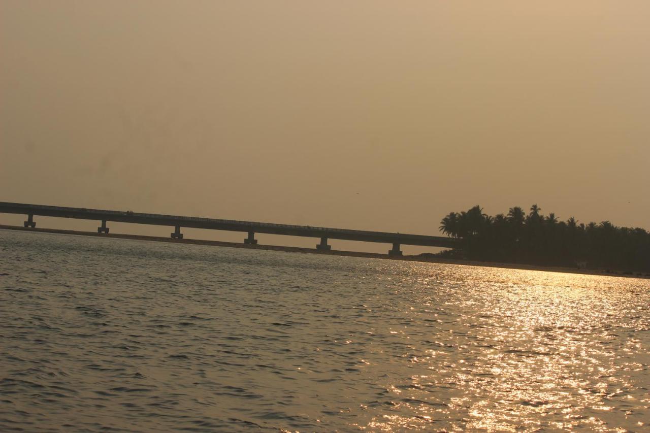 Maleyam Homestay Riverside Calecute Exterior foto